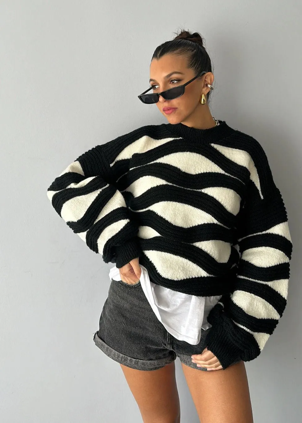 Abstract Wave Knit Sweater - Monochrome Style