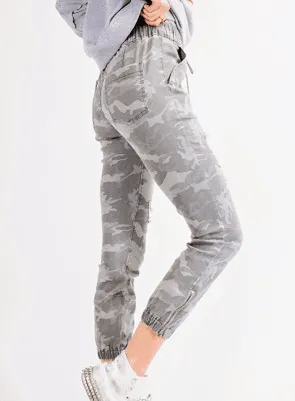 Distressed Camo Pant